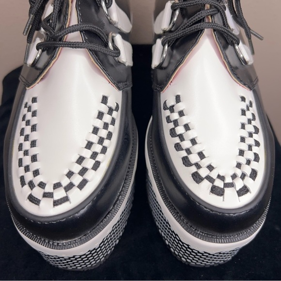 New Hello Kitty TUK Size 8 Limited Edition Platform Shoe *Read Listing Polka Dot - Picture 2 of 11